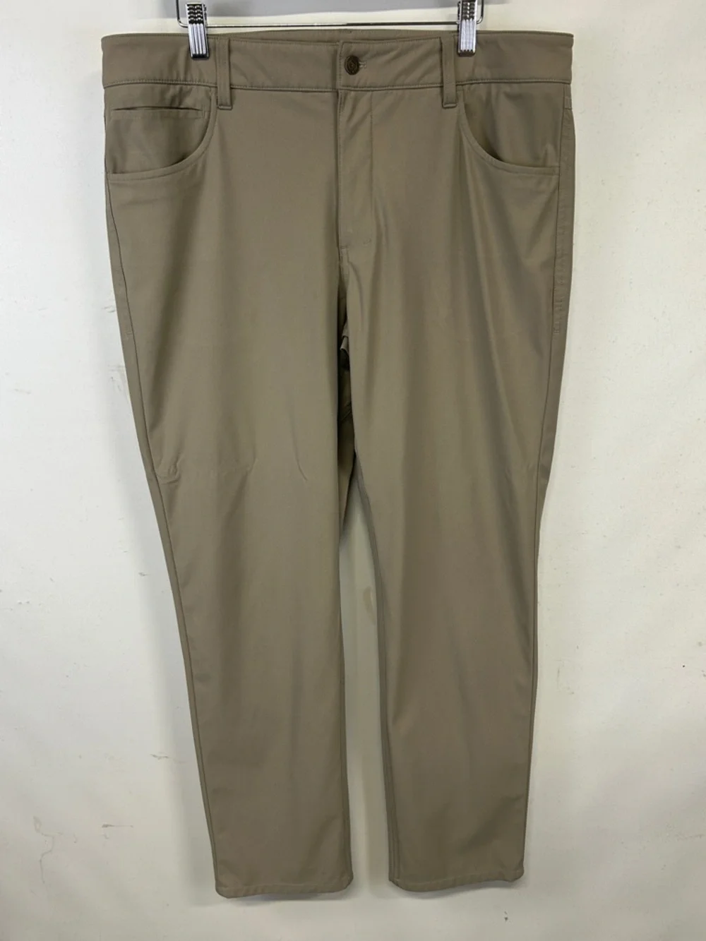 johnnie-O Prep-Formance flat front Chino.  36 x 30 - Picture 2 of 10